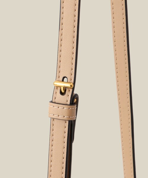 ROPE'(ロペ)の「2WAYドロストレザーバッグ(ショルダーバッグ・レディース・オフホワイト/ベージュ系その他/シルバー・FREE)」の6枚目の写真
