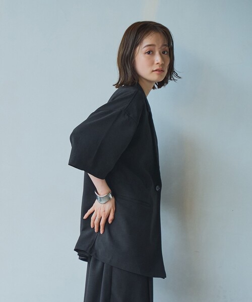 coen（コーエン）の「リネンタッチ ポリエステル ハーフスリーブ ジャケット（セットアップ対応）（テーラードジャケット・レディース・ナチュラル/ブラック・FREE）」の4枚目の写真
