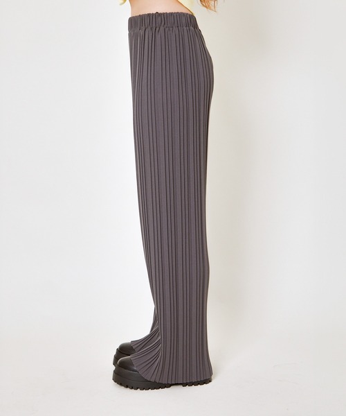 GORGE（ゴージ）の「《美脚×リラックス》レディース ゆるプリーツワイドパンツ ウエストゴム 体型カバー 春夏秋冬（その他パンツ・レディース・アイボリー/ブラック/ホワイト×ブラック/ゼブラ/ブラック×ホワイト/チャコール・M）」の8枚目の写真