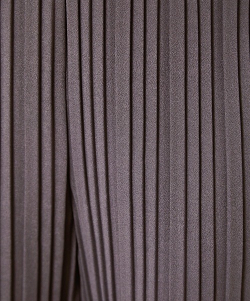 GORGE（ゴージ）の「《美脚×リラックス》レディース ゆるプリーツワイドパンツ ウエストゴム 体型カバー 春夏秋冬（その他パンツ・レディース・アイボリー/ブラック/ホワイト×ブラック/ゼブラ/ブラック×ホワイト/チャコール・M）」の10枚目の写真