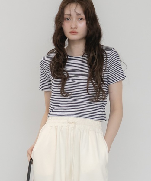 HEILIS(ヘイリス)の「シアーボーダーショート丈Tシャツ/ネイビー ブラウン 夏服 春服 韓国 細ボーダー 柄 トップス クロップド丈 コンパクト 半袖 ノームコア シティーガール カットソー シアー ボーダー(Tシャツ/カットソー・レディース・ネイビー/ブラウン・FREE)」の15枚目の写真