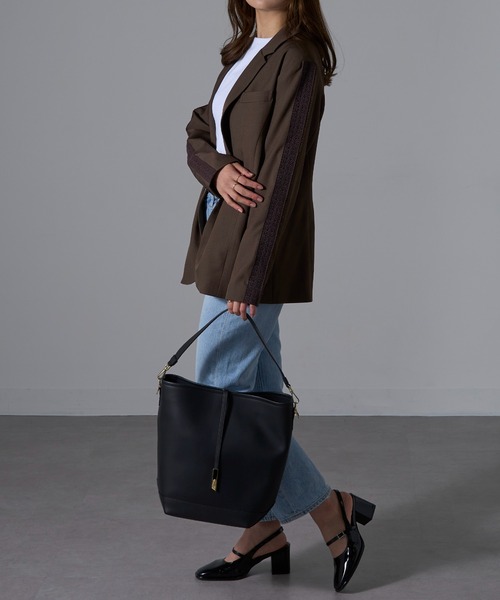 INNUE（イヌエ）の「【INNUE】2way ワンハンドルトートバッグ ショルダーバッグ 本革 D382（ショルダーバッグ・レディース・ブラック/ベージュ/キャメル・FREE）」の14枚目の写真