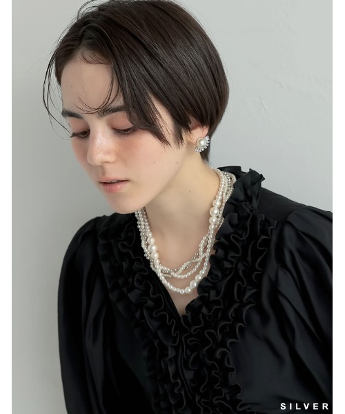MEISM（ミズム）の「[2025SS COLLECTION][MEISM by Re:EDIT]ワンフェイクパールデザインピアス[返品交換不可]（ピアス（両耳用）・レディース・ゴールド/シルバー・FREE）」の4枚目の写真