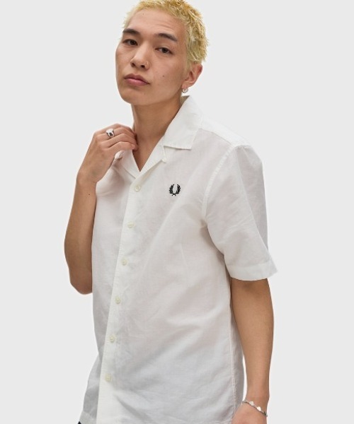 FRED PERRY(フレッドペリー)の「Linen Blend Revere Collar Shirt/リネンブレンドオープンカラーシャツ(シャツ/ブラウス・メンズ・ライトベージュ/ブルー/ネイビー/ブラック/ホワイト・S/M/L)」の2枚目の写真