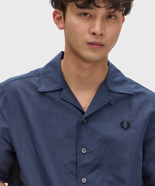 FRED PERRY(フレッドペリー)の「Linen Blend Revere Collar Shirt/リネンブレンドオープンカラーシャツ(シャツ/ブラウス・メンズ・ライトベージュ/ブルー/ネイビー/ブラック/ホワイト・S/M/L)」の7枚目の写真