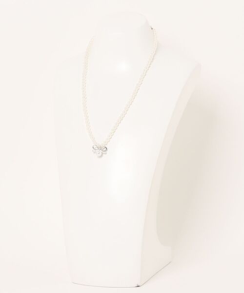 FOREVER 21（フォーエバー トゥエンティーワン）の「パール風リボンネックレス（ネックレス・レディース・シルバー・FREE）」の6枚目の写真