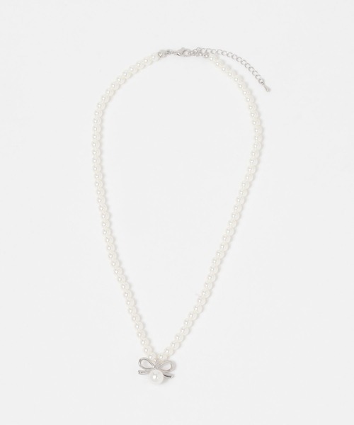 FOREVER 21（フォーエバー トゥエンティーワン）の「パール風リボンネックレス（ネックレス・レディース・シルバー・FREE）」の5枚目の写真