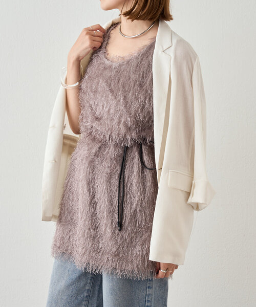 SHENERY（シーナリー）の「《１枚でもレイヤードも◎》ベルテッドファジートップス（シャツ/ブラウス・レディース・オフホワイト/チャコールグレー/グレイッシュベージュ・FREE）」の3枚目の写真