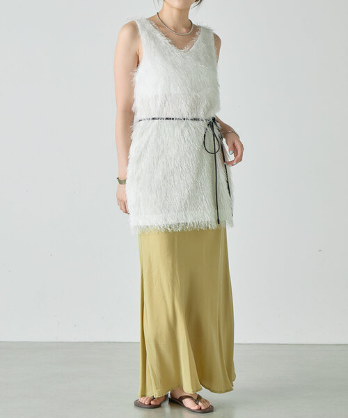 SHENERY（シーナリー）の「《１枚でもレイヤードも◎》ベルテッドファジートップス（シャツ/ブラウス・レディース・オフホワイト/チャコールグレー/グレイッシュベージュ・FREE）」の5枚目の写真