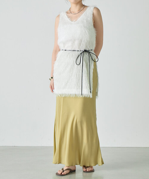 SHENERY（シーナリー）の「《１枚でもレイヤードも◎》ベルテッドファジートップス（シャツ/ブラウス・レディース・オフホワイト/チャコールグレー/グレイッシュベージュ・FREE）」の6枚目の写真