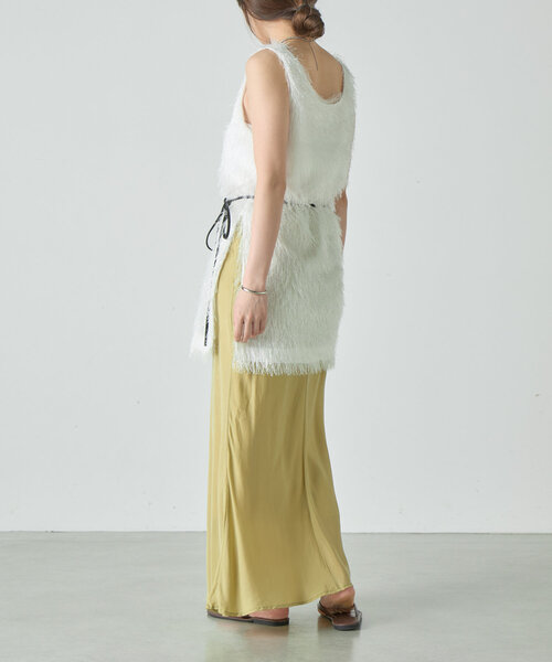 SHENERY（シーナリー）の「《１枚でもレイヤードも◎》ベルテッドファジートップス（シャツ/ブラウス・レディース・オフホワイト/チャコールグレー/グレイッシュベージュ・FREE）」の8枚目の写真