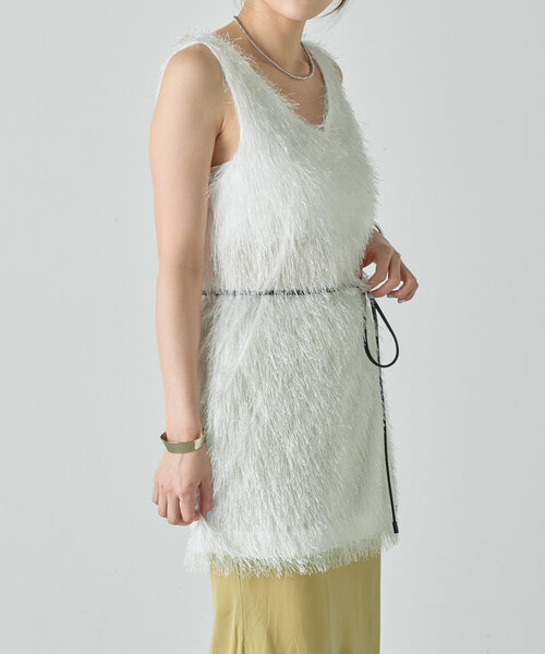 SHENERY（シーナリー）の「《１枚でもレイヤードも◎》ベルテッドファジートップス（シャツ/ブラウス・レディース・オフホワイト/チャコールグレー/グレイッシュベージュ・FREE）」の18枚目の写真