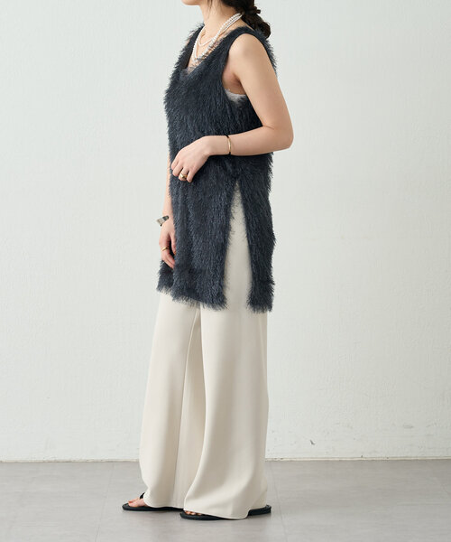 SHENERY（シーナリー）の「《１枚でもレイヤードも◎》ベルテッドファジートップス（シャツ/ブラウス・レディース・オフホワイト/チャコールグレー/グレイッシュベージュ・FREE）」の21枚目の写真