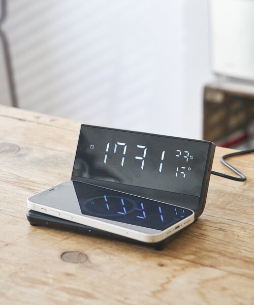 BIRTHDAY BAR（バースデイバー）の「【RELAX リラックス】チャージャークロック2（生活家電・レディース・ブラック/ホワイト・0）」の2枚目の写真