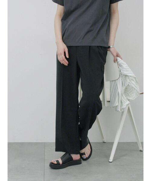 Samansa Mos2 blue(サマンサモスモスブルー)の「【接触冷感】タックパンツ(その他パンツ・レディース・チャコールグレー/ライトベージュ/ブラック/ブルー・F)」の2枚目の写真