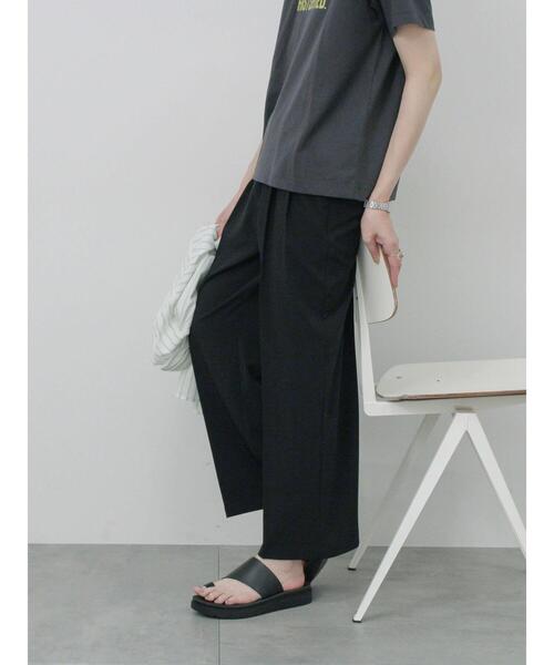 Samansa Mos2 blue(サマンサモスモスブルー)の「【接触冷感】タックパンツ(その他パンツ・レディース・チャコールグレー/ライトベージュ/ブラック/ブルー・F)」の12枚目の写真