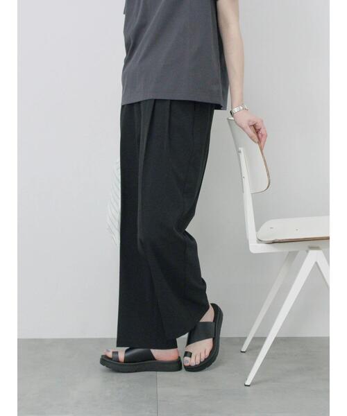 Samansa Mos2 blue(サマンサモスモスブルー)の「【接触冷感】タックパンツ(その他パンツ・レディース・チャコールグレー/ライトベージュ/ブラック/ブルー・F)」の13枚目の写真