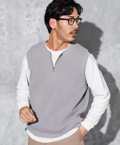 jiggys shop(ジギーズショップ)の「ワッフルニット ハーフジップ ベスト(ベスト・メンズ・チャコールグレー/ブラック/ライトグレー/ネイビー・MEDIUM/LARGE/X-LARGE)」の3枚目の写真