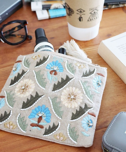 フラワービーズ刺繍ポーチ｜KANKAN ONLINE SHOP【公式】