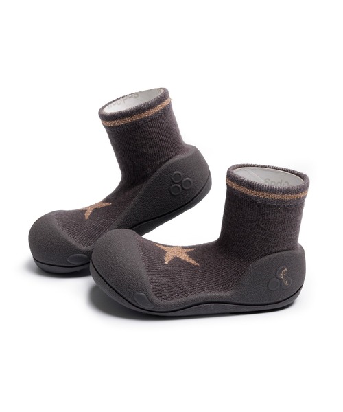 Attipas(アティパス)の「Attipas/Star スター(その他シューズ・キッズ・チャコールグレー・12.5cm/13.5cm/11.5cm/10.5cm)」の3枚目の写真