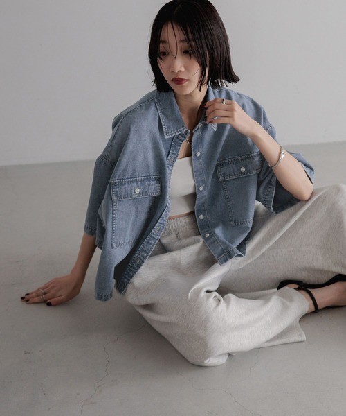 LOWRYS FARM(ローリーズファーム)の「デニムショートシャツSS 490262(シャツ/ブラウス・レディース・チャコールグレー/ブルー・FREE)」の9枚目の写真
