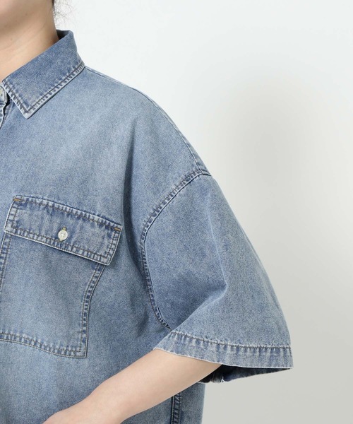 LOWRYS FARM(ローリーズファーム)の「デニムショートシャツSS 490262(シャツ/ブラウス・レディース・チャコールグレー/ブルー・FREE)」の18枚目の写真
