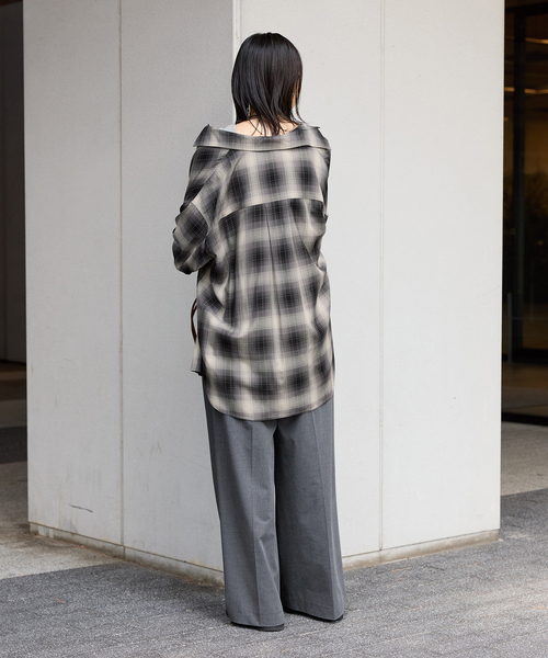 JOURNAL STANDARD(ジャーナルスタンダード)の「《追加2》スクエアネックニットタンク(タンクトップ・レディース・ネイビー/チャコールグレー/アイボリー・FREE)」の10枚目の写真