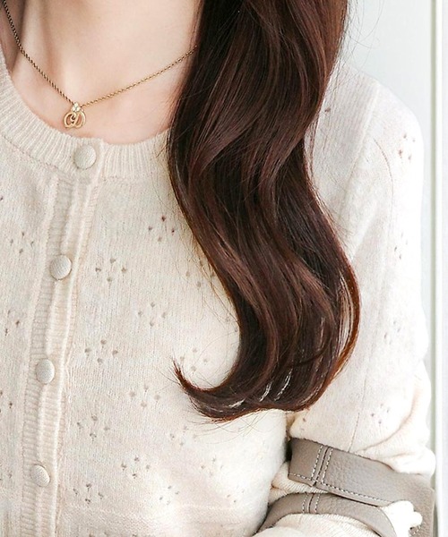 mily bilet(ミウィビレット)の「【mily bilet】編地でこっそり、女の子っぽ。アイレット柄くるみボタンニットカーディガン(カーディガン/ボレロ・レディース・チャコールグレー/アイボリー/ネイビー/レッド・MEDIUM/LARGE/X-LARGE/SMALL)」の1枚目の写真