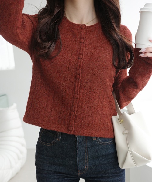 mily bilet(ミウィビレット)の「【mily bilet】季節の変わり目に便利♪アイレット柄くるみボタンニットカーディガン(カーディガン/ボレロ・レディース・チャコールグレー/アイボリー/ネイビー/レッド・MEDIUM/LARGE/X-LARGE/SMALL)」の16枚目の写真