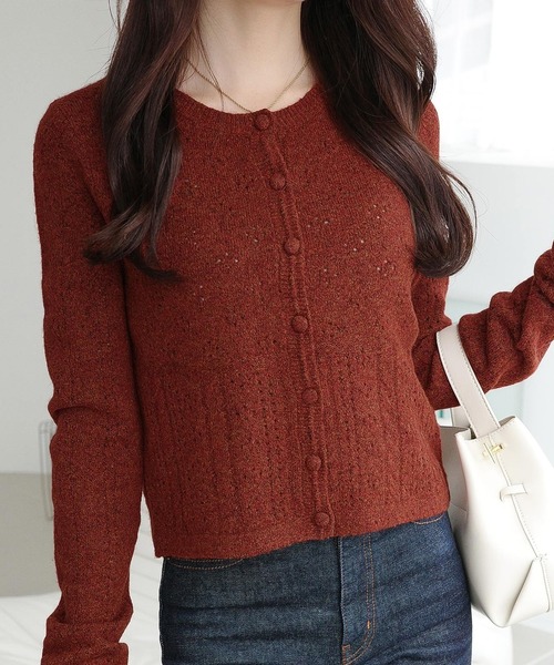 mily bilet(ミウィビレット)の「【mily bilet】季節の変わり目に便利♪アイレット柄くるみボタンニットカーディガン(カーディガン/ボレロ・レディース・チャコールグレー/アイボリー/ネイビー/レッド・MEDIUM/LARGE/X-LARGE/SMALL)」の19枚目の写真