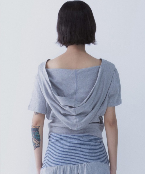 SETSETSET(セットセットセット)の「A'GEM/9 × .kom 『SETSETSET/セットセットセット』 SUMMER THREE BUTTON HOODIE/Vネックオフショル風パーカー(その他トップス・レディース・グレー/ブラック・FREE)」の10枚目の写真