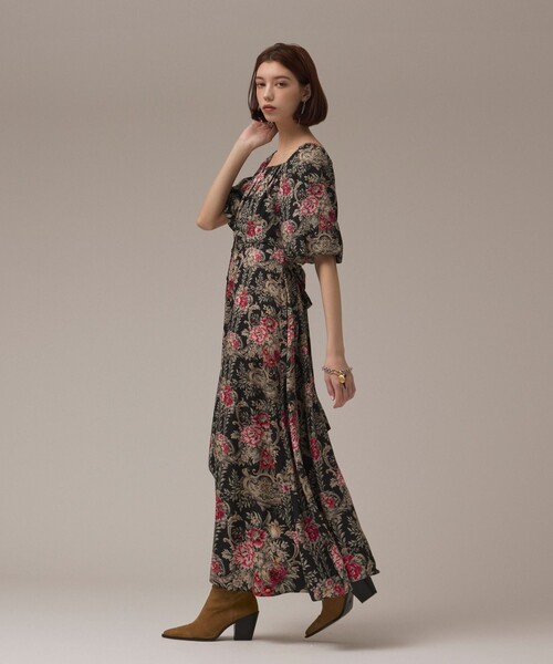 GRACE CONTINENTAL(グレースコンチネンタル)の「ヴィンテージフラワープリントワンピース(ワンピース・レディース・キャメル/ブラック・38/36)」の3枚目の写真