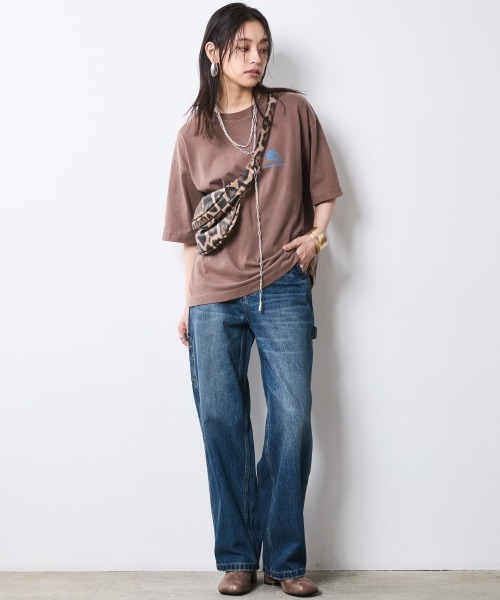 CHIC STYLE（シックスタイル）の「バックプリントTシャツ＜大きいサイズ有＞シックスタイル（Tシャツ/カットソー・レディース・チャコール/ブラウン・M/L/LL/3L/4L/5L）」の3枚目の写真