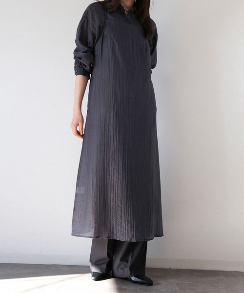 Reurie'(レウリィ)の「リンクルシアーキャミワンピース/wrinkle sheer cami onepiece チャコール ブラック ロング丈 大人きれいめ レイヤードスタイル(ワンピース・レディース・ブラック/チャコールグレー・FREE)」の2枚目の写真