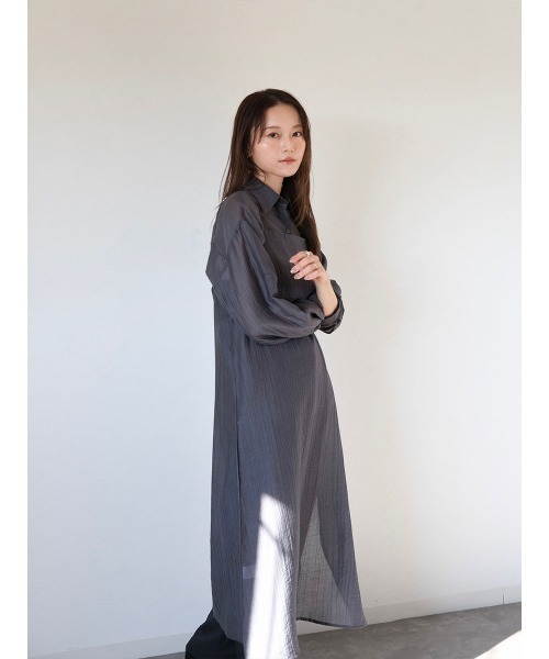 Reurie'(レウリィ)の「リンクルシアーキャミワンピース/wrinkle sheer cami onepiece チャコール ブラック ロング丈 大人きれいめ レイヤードスタイル(ワンピース・レディース・ブラック/チャコールグレー・FREE)」の4枚目の写真