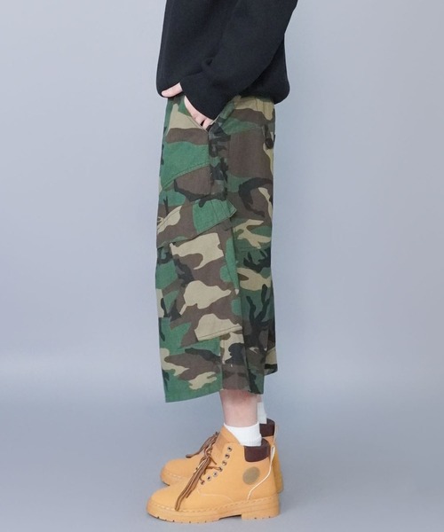 SPINNS(スピンズ)の「カモフラ柄ジョーツ/ロングハーフパンツ(その他パンツ・メンズ・カーキ・M)」の13枚目の写真