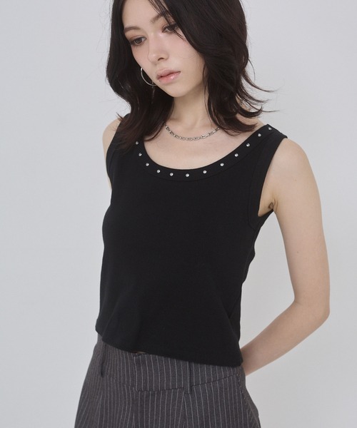 ENVYM（アンビー）の「スタッズポイントタンクトップ（タンクトップ・レディース・ホワイト/ブラック/オレンジ・FREE）」の3枚目の写真