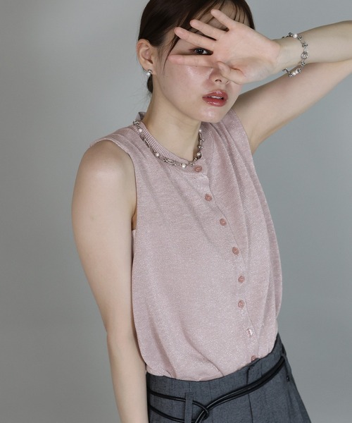 J by blue(ジェイバイブルー)の「ラメニットベスト(ベスト・レディース・ピンク/ベージュ/ブラック・MEDIUM)」の8枚目の写真