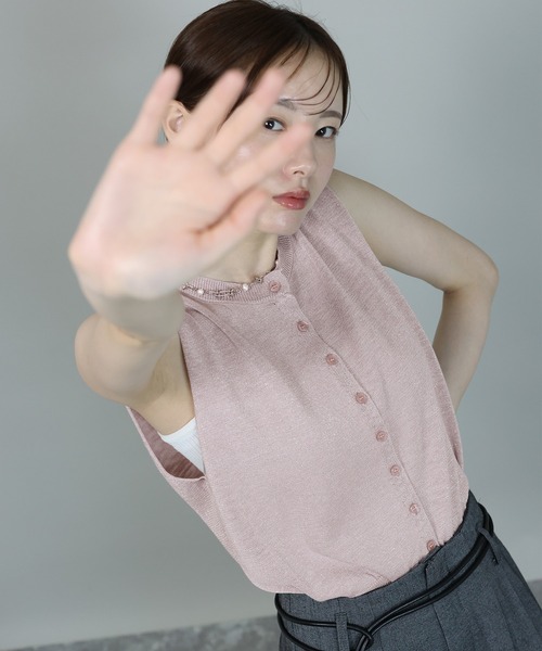 J by blue(ジェイバイブルー)の「ラメニットベスト(ベスト・レディース・ピンク/ベージュ/ブラック・MEDIUM)」の10枚目の写真