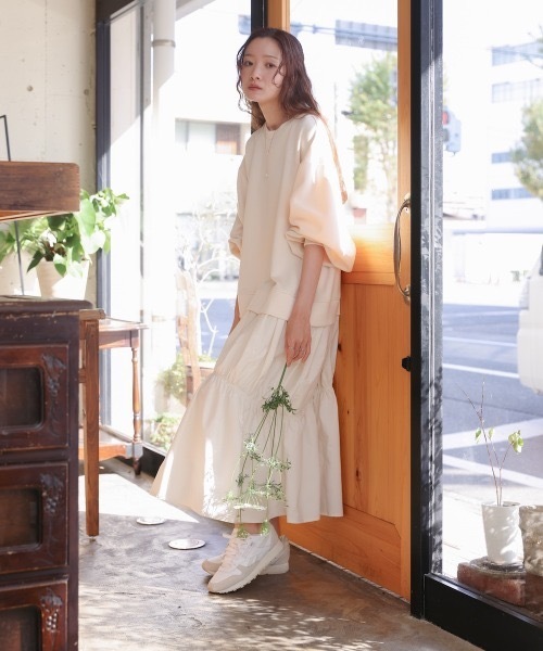 Bab(バブ)の「【Sサイズあり】異素材ドッキングギャザーワンピース(ワンピース・レディース・チャコールグレー/アイボリー/ベージュ・MEDIUM/SMALL)」の7枚目の写真