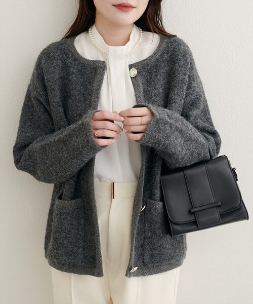 natural couture（ナチュラルクチュール）の「【WEB限定】ふわもっちりニットジャケット（ノーカラージャケット・レディース・オフホワイト/チャコールグレー/ベージュ/ネイビー・FREE）」の3枚目の写真