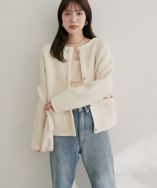 natural couture（ナチュラルクチュール）の「【WEB限定】ふわもっちりニットジャケット（ノーカラージャケット・レディース・オフホワイト/チャコールグレー/ベージュ/ネイビー・FREE）」の6枚目の写真