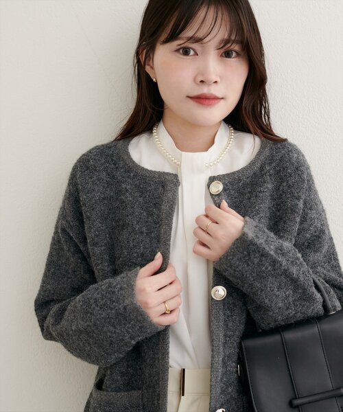 natural couture（ナチュラルクチュール）の「【WEB限定】ふわもっちりニットジャケット（ノーカラージャケット・レディース・オフホワイト/チャコールグレー/ベージュ/ネイビー・FREE）」の14枚目の写真