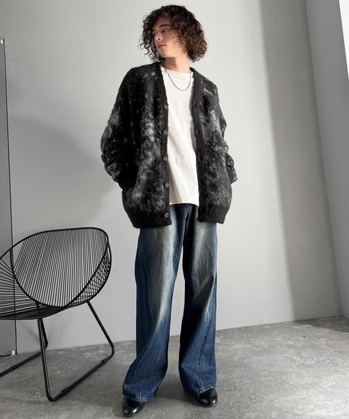 Classical Origin(クラシカルオリジン)の「「まるで毛布。」モヘアライクシャギー素材オーバーサイズVネックカーディガン/Mohair-Like Shaggy Knit V-Neck Cardigan(カーディガン/ボレロ・メンズ・ライトグレー/ネイビー/ブラック・LARGE/SMALL/MEDIUM)」の10枚目の写真