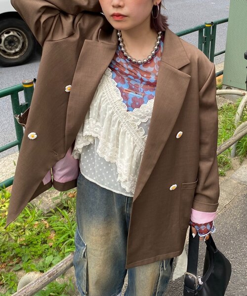 HELLO.SANFRANCISCO（ハローサンフランシスコ）の「【HELLO.SANFRANCISCO/ハローサンフランシスコ】ネーム刺繍マーガレット釦ビッグジャケット（テーラードジャケット・レディース・グレー/ピンク/ブラウン・ONE SIZE）」の8枚目の写真