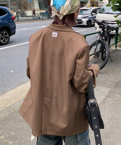 HELLO.SANFRANCISCO（ハローサンフランシスコ）の「【HELLO.SANFRANCISCO/ハローサンフランシスコ】ネーム刺繍マーガレット釦ビッグジャケット（テーラードジャケット・レディース・グレー/ピンク/ブラウン・ONE SIZE）」の9枚目の写真