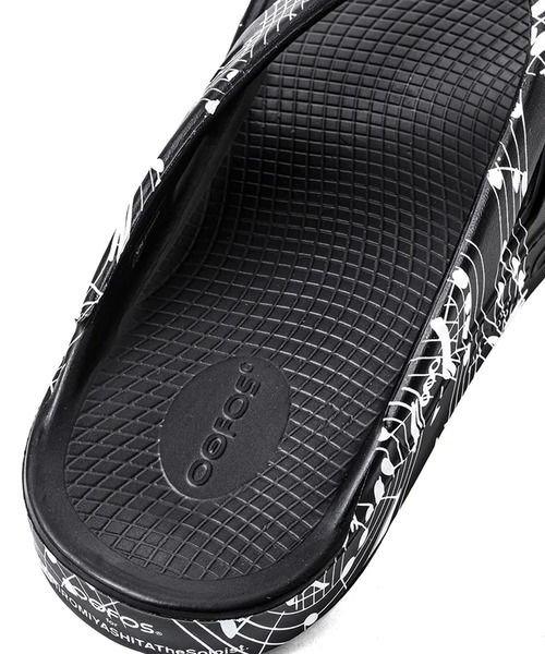 TAKAHIROMIYASHITATheSoloIst.(タカヒロミヤシタザソロイスト)の「TAKAHIROMIYASHITATheSoloIst./タカヒロミヤシタザソロイスト.× OOFOS/ウーフォス OORIGINAL LIMITED UNISEX-SOLOIST BLACK サンダル(サンダル・メンズ・ブラック/ブラック系・US7/US10/US9/US8)」の3枚目の写真