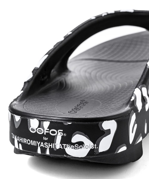 TAKAHIROMIYASHITATheSoloIst.(タカヒロミヤシタザソロイスト)の「TAKAHIROMIYASHITATheSoloIst./タカヒロミヤシタザソロイスト.× OOFOS/ウーフォス OORIGINAL LIMITED UNISEX-SOLOIST BLACK サンダル(サンダル・メンズ・ブラック/ブラック系・US7/US10/US9/US8)」の18枚目の写真