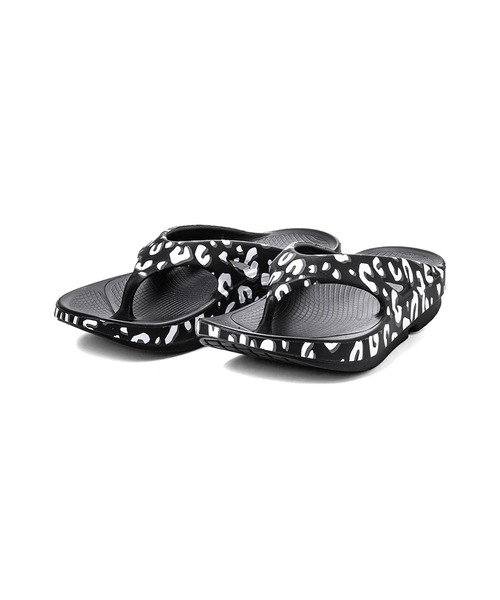 TAKAHIROMIYASHITATheSoloIst.(タカヒロミヤシタザソロイスト)の「TAKAHIROMIYASHITATheSoloIst./タカヒロミヤシタザソロイスト.× OOFOS/ウーフォス OORIGINAL LIMITED UNISEX-SOLOIST BLACK サンダル(サンダル・メンズ・ブラック/ブラック系・US7/US10/US9/US8)」の22枚目の写真