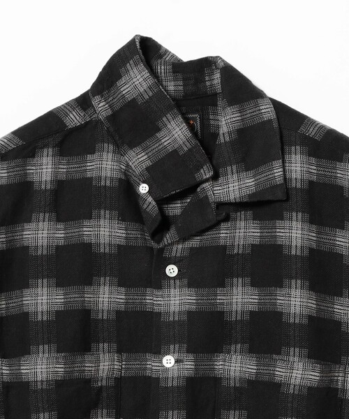 BEAMS PLUS（ビームスプラス）の「ブラッシュド サテン チェック オープンカラー シャツ（シャツ/ブラウス・メンズ・ブラック/レッド・S/M/L/XL）」の5枚目の写真